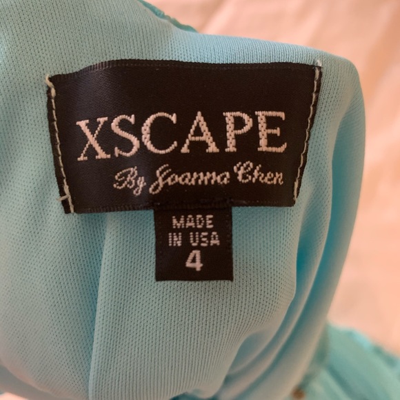 Dress - Picture 3 of 3